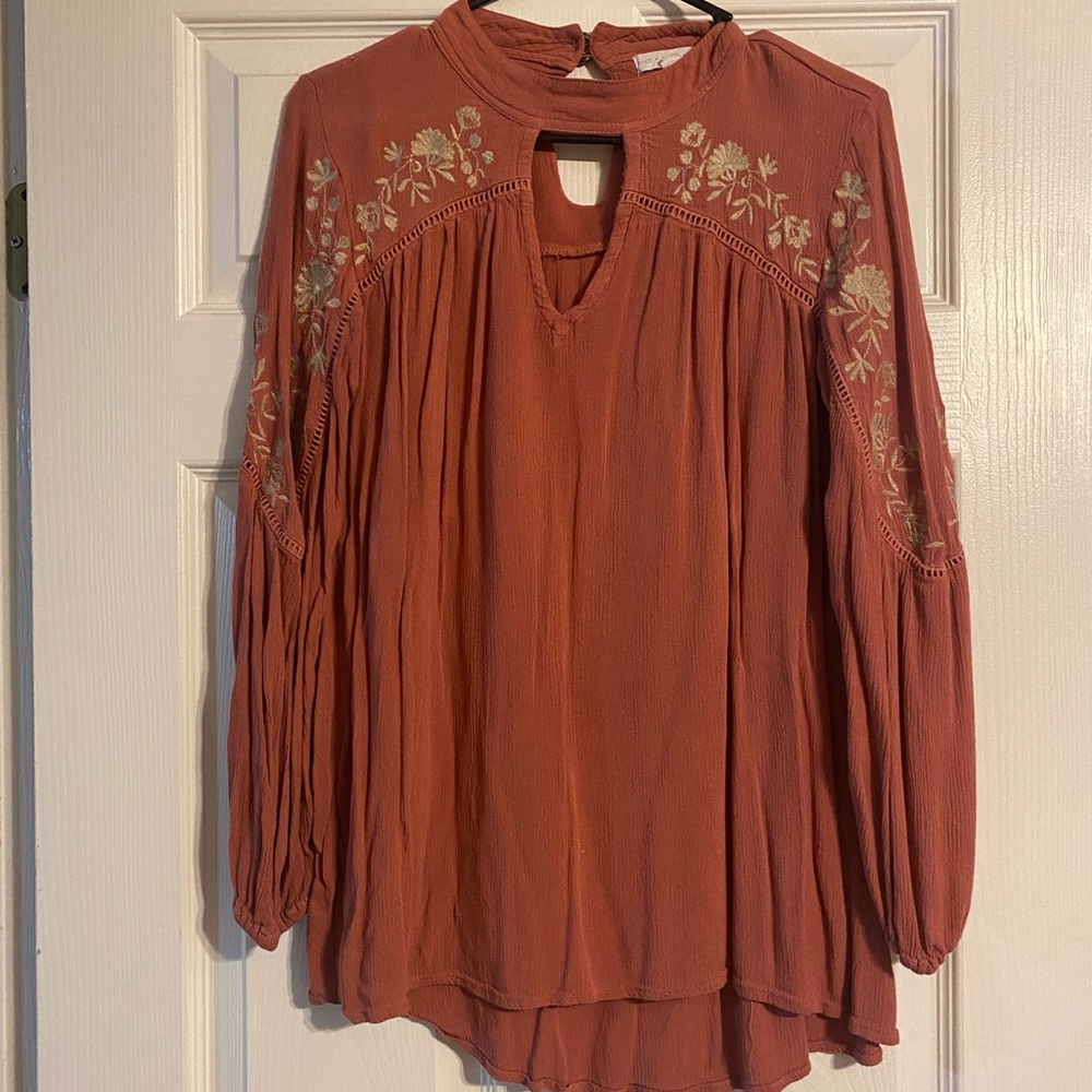 Womens shirt, comfy and light weight! Perfect for fall!